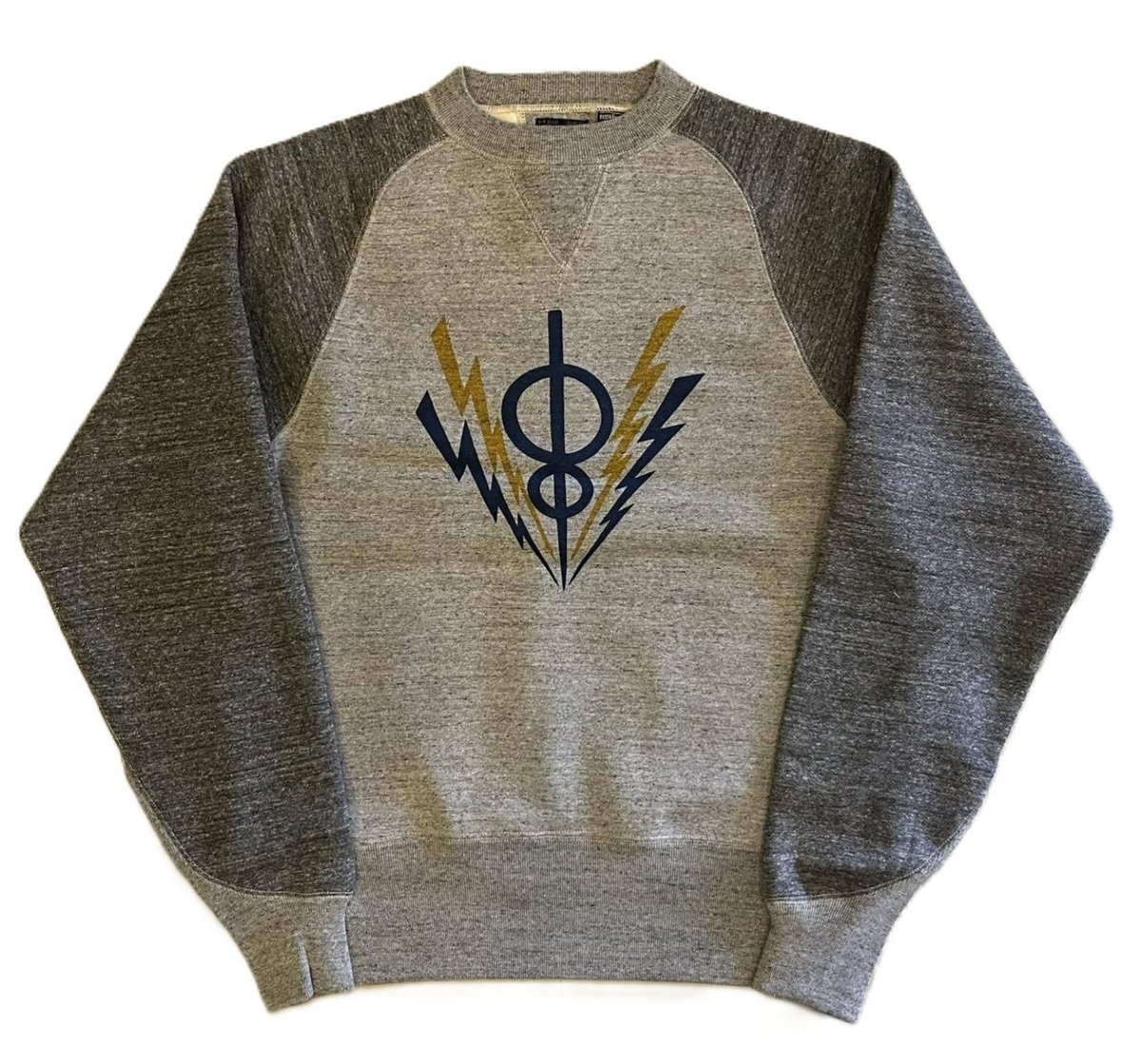 画像1: FREEWHEELERS & CO. ["HARPER HOT IRONS V8" FREEDOM SLEEVE DOUBLE V SWEAT SHIRT #2534006 MIX GRAY×GRAINED CHARCOAL GRAY size.38,40,42,44,46] (1)